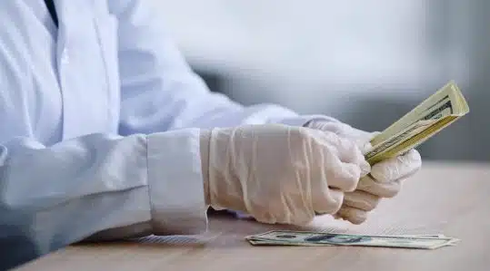 clinical analyst salary