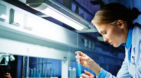 how-to-work-in-laboratory