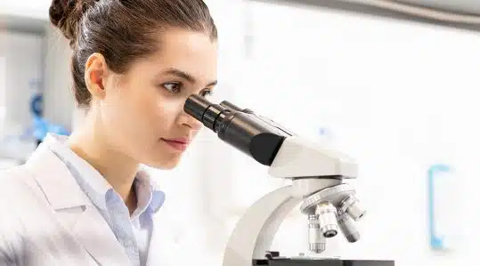 molecular-biologist-job-description